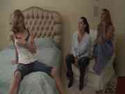 Yo, mam� y una amiga 